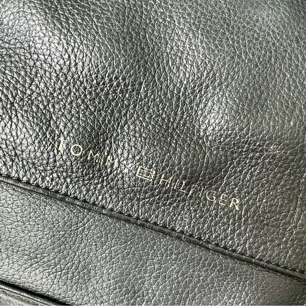 Tommy Hilfiger Women’s Black Genuine Leather Backpack | Minimalist Casual - Picture 4 of 10